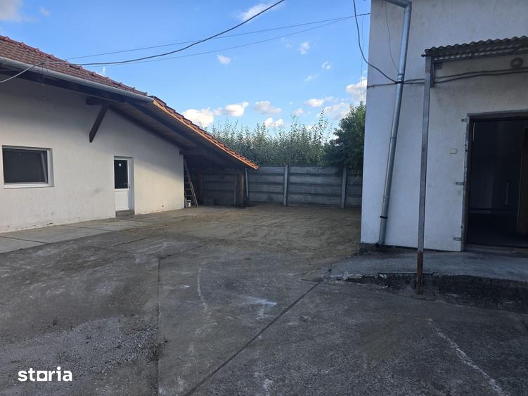 Casă cu 4 camere cu Teren 450 Mp în Botiz