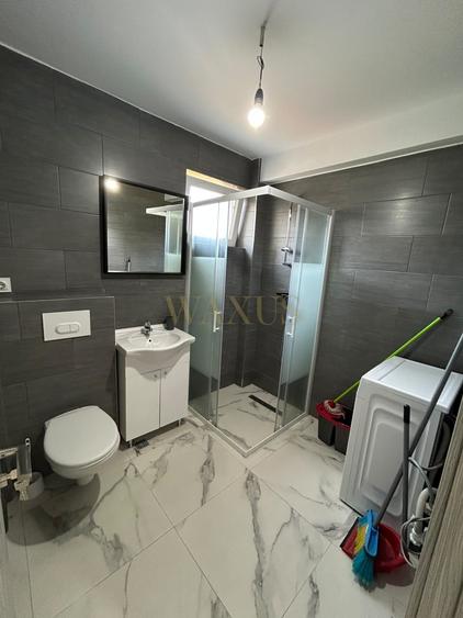 Apartament cu 3 camere semidecomandat, mobilat în Florești