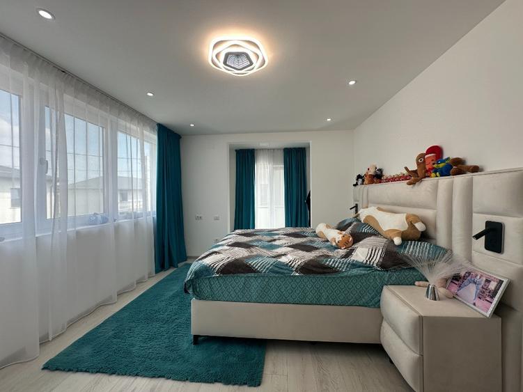 Casă cu 5 camere cu Teren 600 Mp în Strejnicu