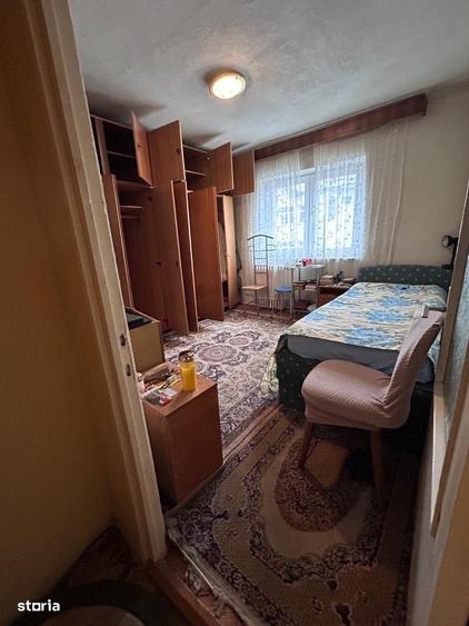 Apartament cu 4 camere decomandat în Central