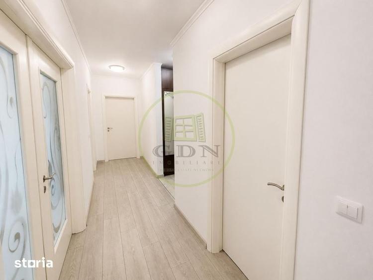 Apartament cu 3 camere decomandat în Pajura