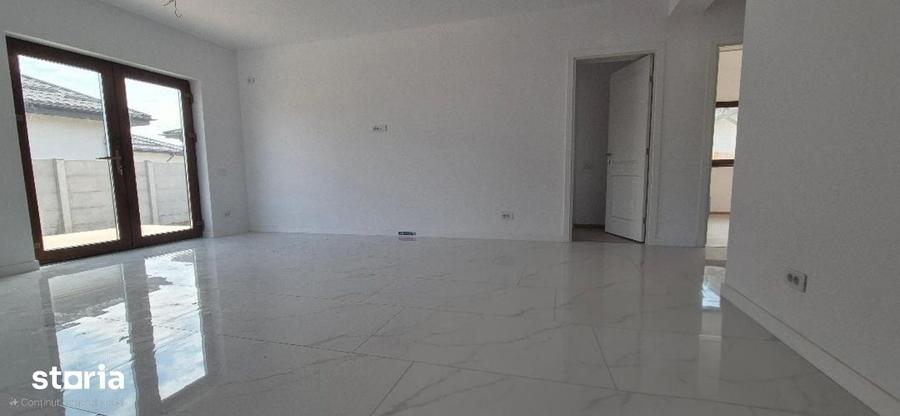 Casă cu 4 camere cu Teren 400 Mp în Clinceni