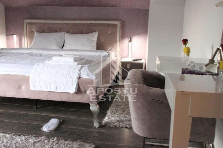Casă individuală cu 7 camere cu Piscina în Aradului