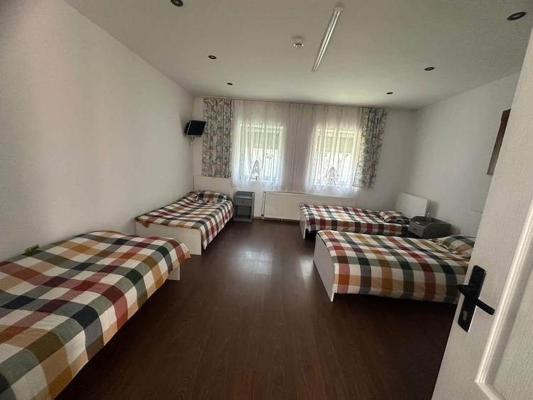 Casă cu 30 camere cu Teren 2150 Mp în Central