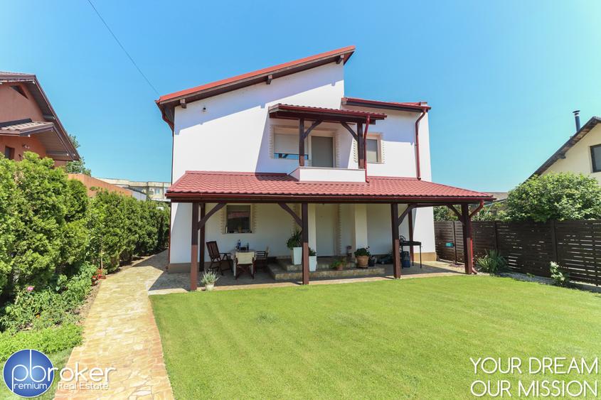 Duplex cu 4 camere cu Canalizare în 1 Decembrie