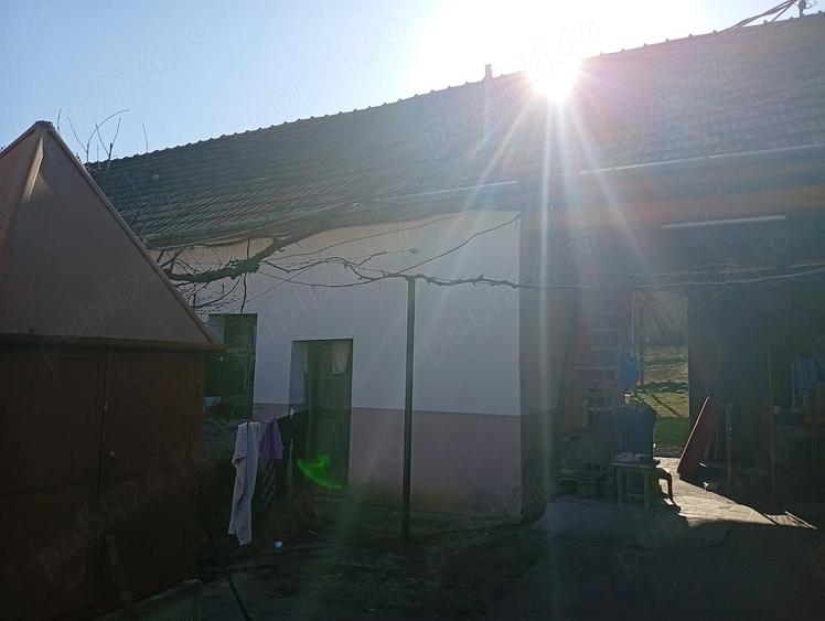 Casă cu Teren 1820 Mp în Var