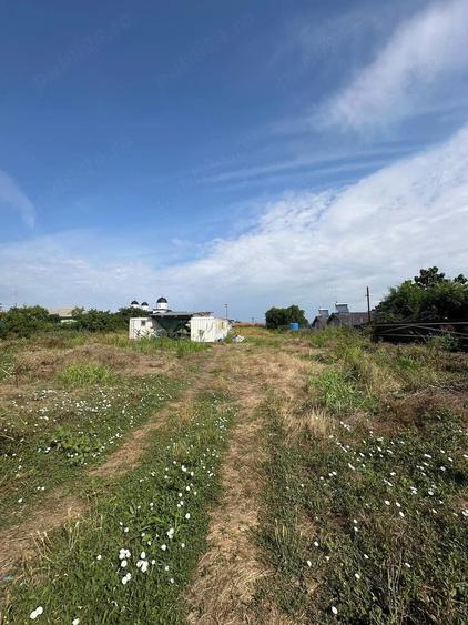 Teren de 3500 mp, în Vadu