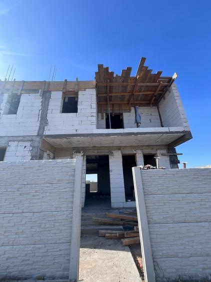 Casă individuală cu 5 camere cu Canalizare în Exterior Sud