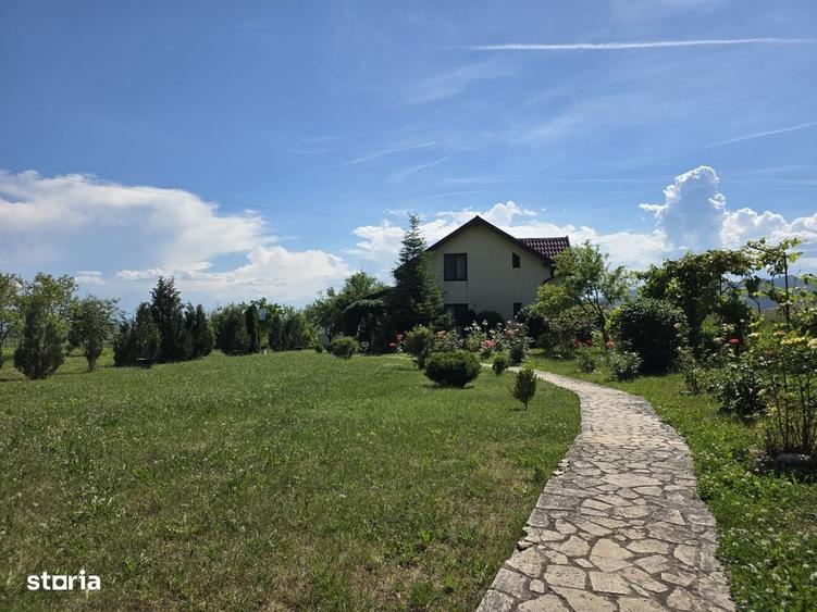 Casă cu 4 camere în Bălata