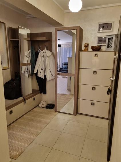 Apartament cu 2 camere decomandat în Tractorul