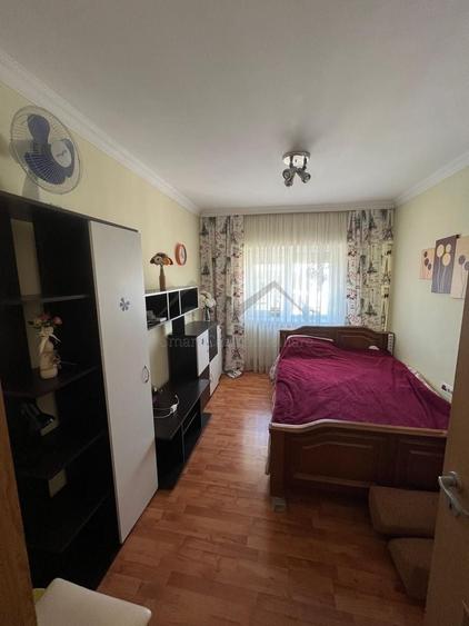 Apartament cu 4 camere decomandat în Cug