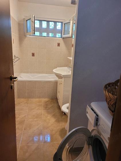 Apartament cu 3 camere semidecomandat în Militari