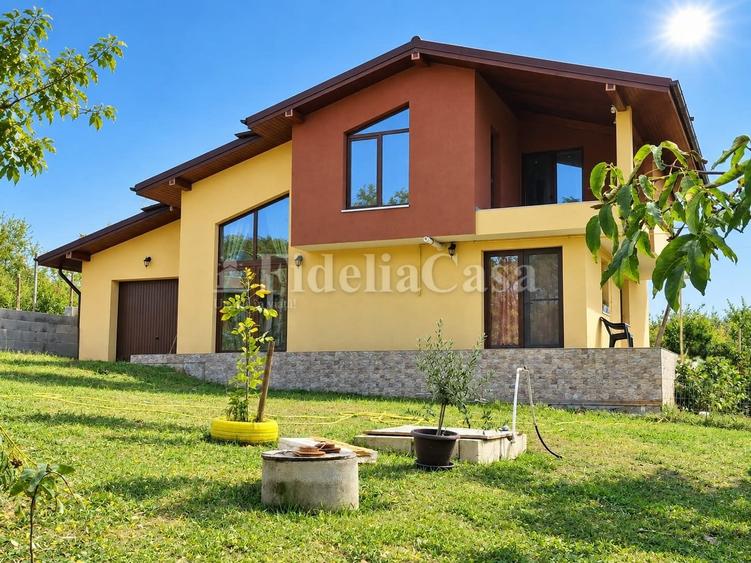 Casă individuală cu 4 camere cu Garaj în Breazu
