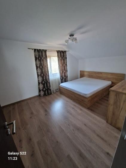 Casă individuală cu 5 camere cu Canalizare în Roșu
