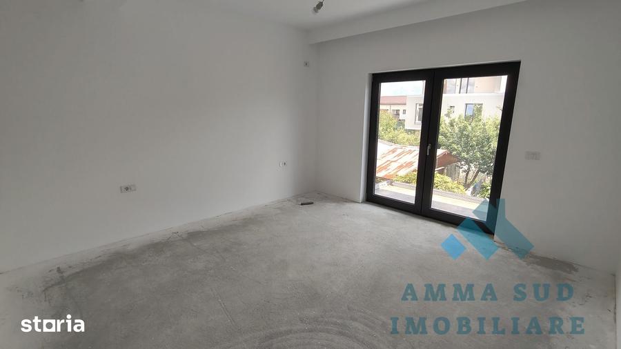 Casă cu 5 camere cu Teren 344 Mp în Central