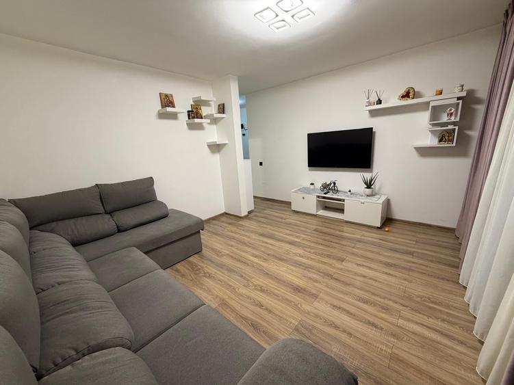 Duplex cu 3 camere cu Canalizare în Central