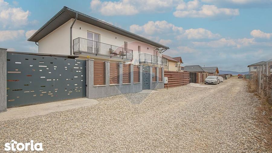 Casă cu 4 camere cu Teren 300 Mp în Central