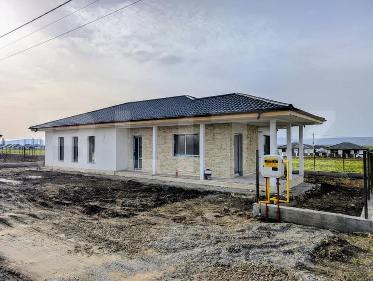 Casa practica si eleganta, 3 camere, living, 2 bai – Vorovesti - 1