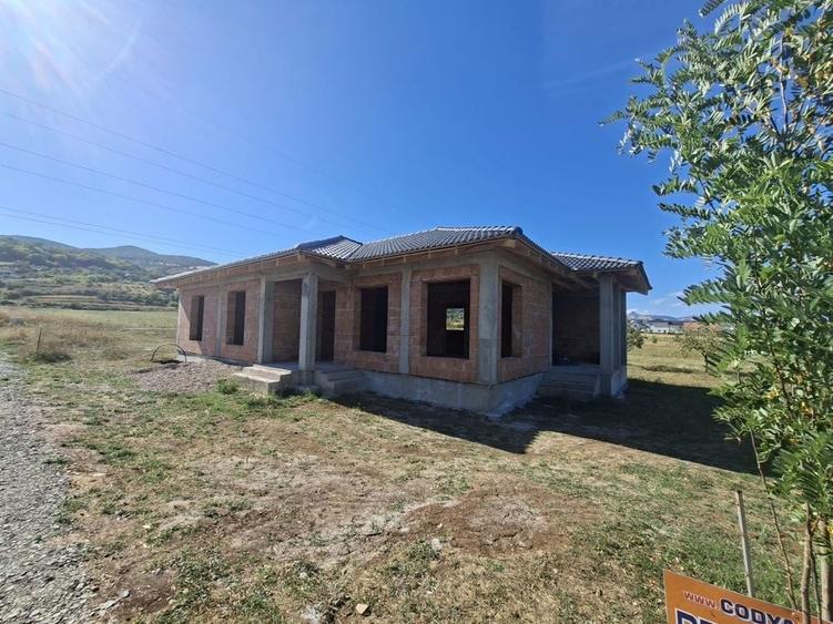 Casă cu 4 camere în Micești