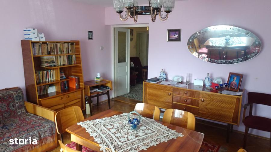 Casă cu 5 camere cu Teren 3450 Mp în Horea