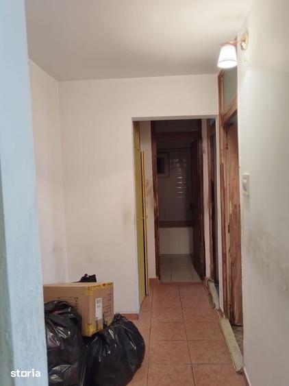 Apartament cu 3 camere decomandat în Mărășești