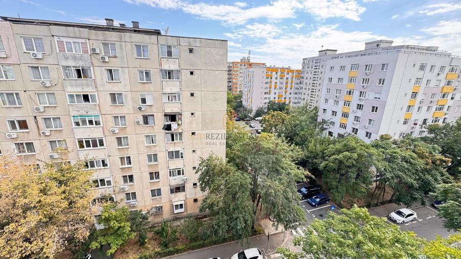 Apartament cu 3 camere decomandat în Rahova