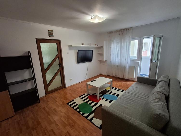 Apartament cu 2 camere semidecomandat în Obor