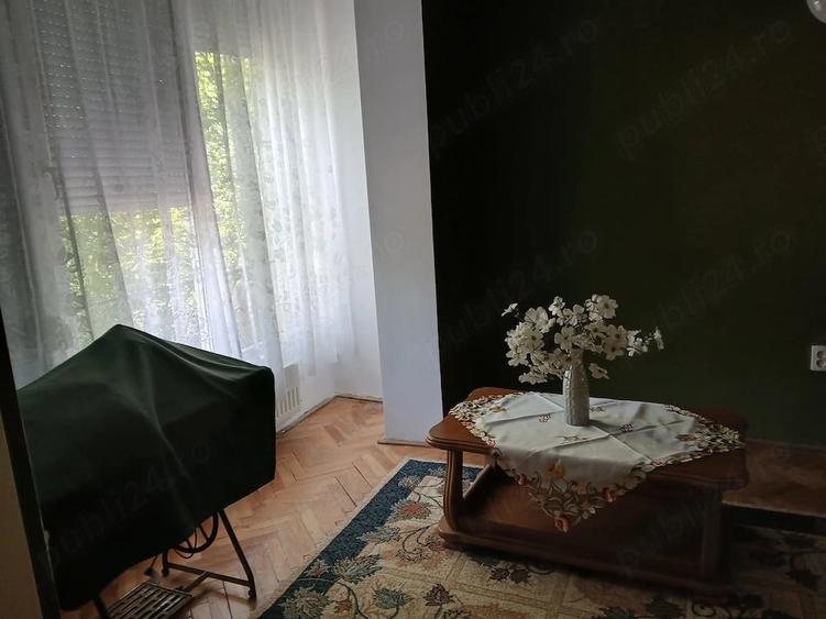 Casă cu 4 camere cu Teren 128 Mp în Central