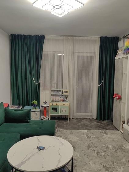 Apartament cu 2 camere semidecomandat în Craiovița Nouă