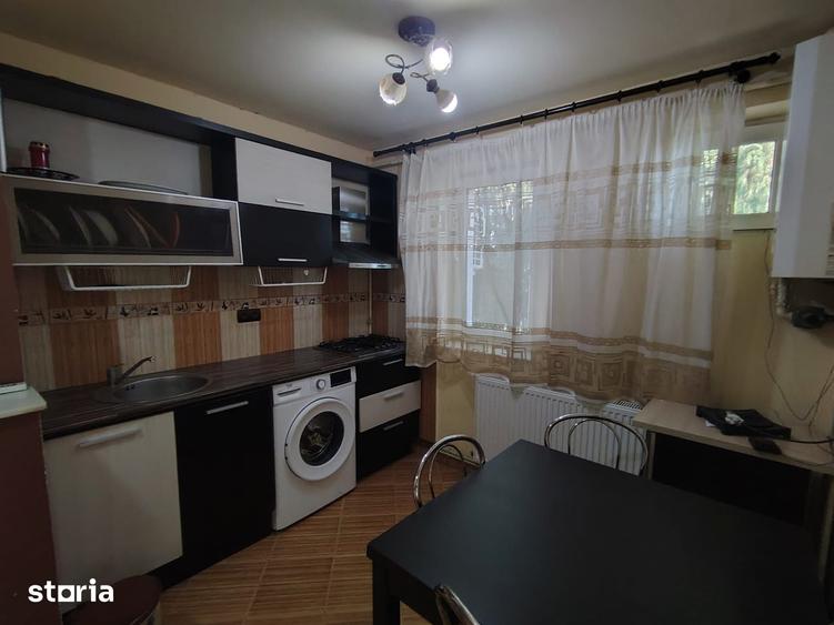 Apartament cu 2 camere decomandat în Aleea Trandafirilor