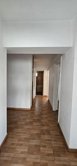 Apartament cu 4 camere decomandat în Pantelimon