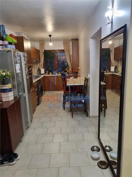 Apartament 3 camere, 65 mp, decomandat, Podu Ros - etaj 3, 2 balcoane, AC - 4