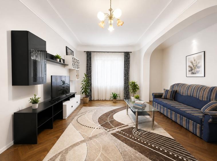 Apartament cu 5 camere semidecomandat în Armeneasca