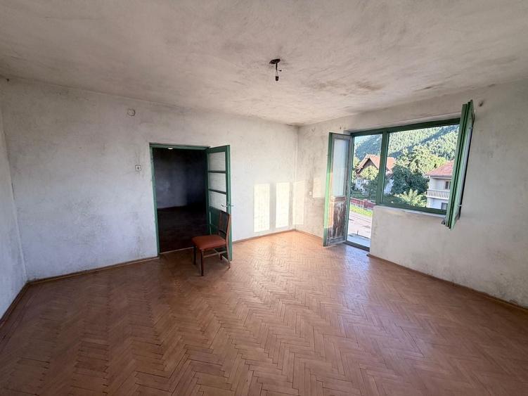 Apartament cu 3 camere decomandat în Exterior Est