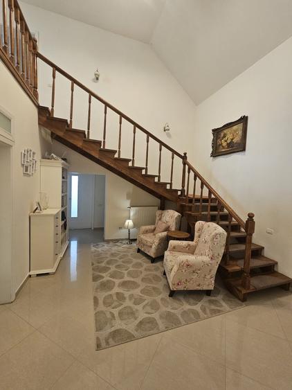 Casă individuală cu 6 camere cu Garaj în Ghiroda