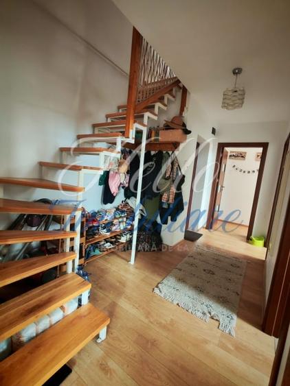 Apartament cu 4 camere decomandat, mobilat în Baciu