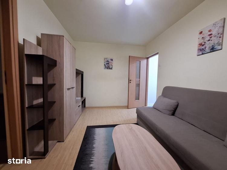 Apartament cu 2 camere nedecomandat în Girocului