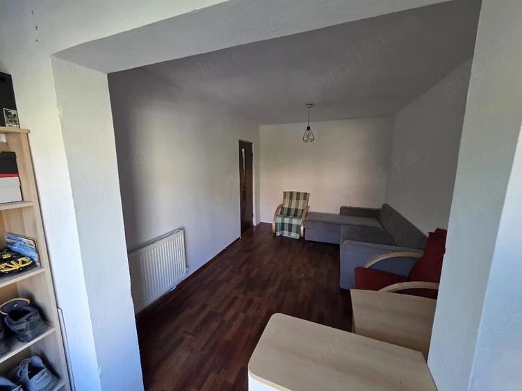 Apartament cu 3 camere decomandat în Girocului