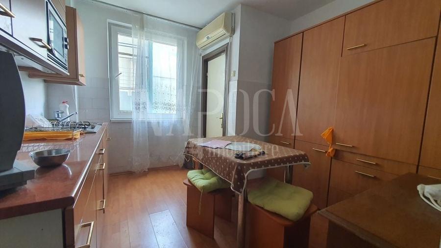 Apartament cu 3 camere decomandat, mobilat în Dacia