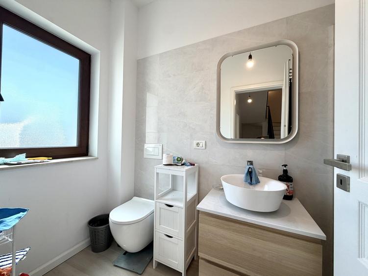 Duplex cu 4 camere cu Teren 240 Mp în Sânandrei