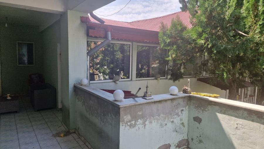 Casă individuală cu 5 camere cu Canalizare în Bucureștii Noi