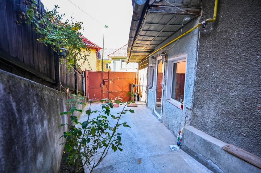 Casă individuală cu 2 camere cu Canalizare în Schei