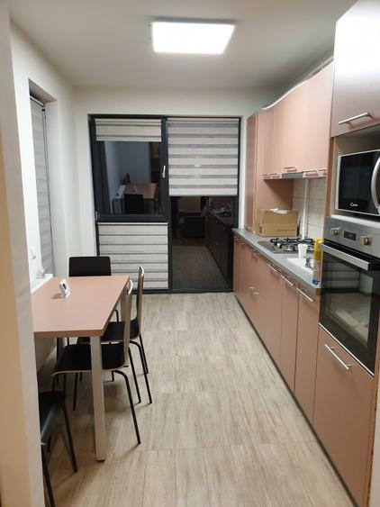 Apartament cu 3 camere semidecomandat în Bună Ziua