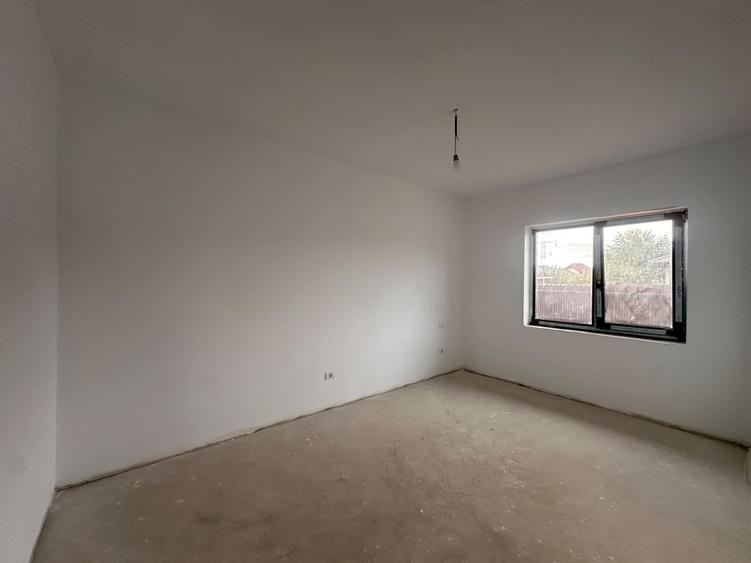 Duplex cu 4 camere cu Canalizare în Moșnița Nouă