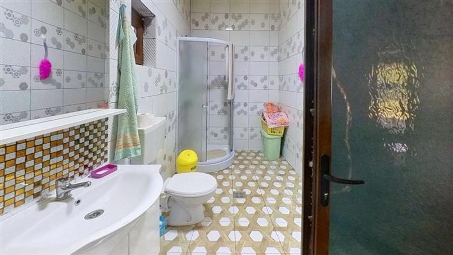 Casă individuală cu 2 camere cu Teren 719 Mp în Exterior Est