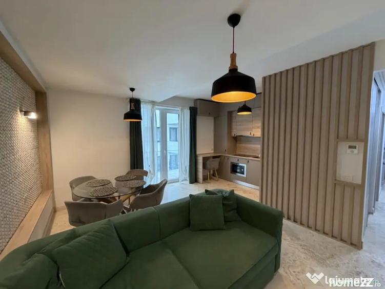 Apartament cu 3 camere decomandat în Parcul Carol