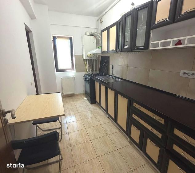 Apartament cu 3 camere în Sisești