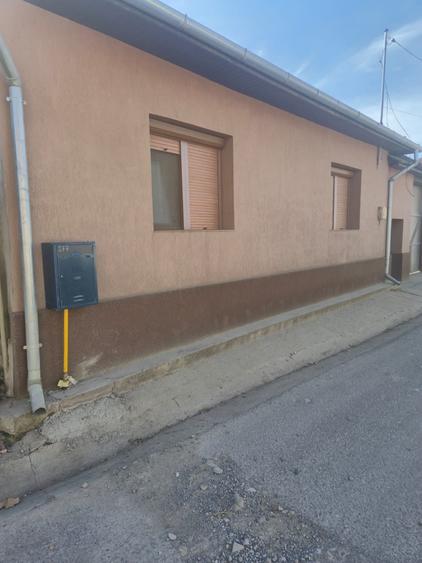 Casă cu 4 camere în Ghighișeni