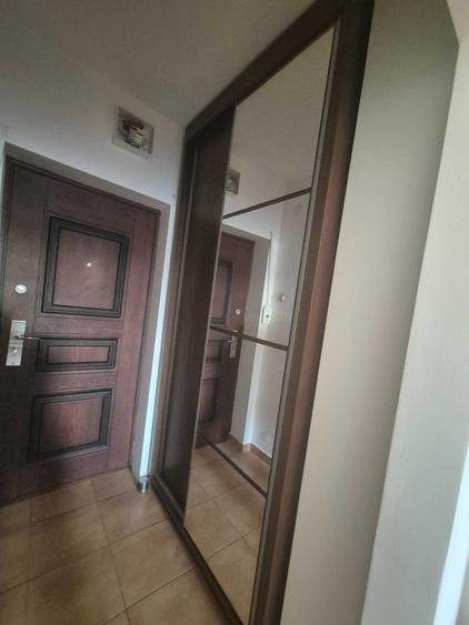 Garsonieră decomandată în Titan
