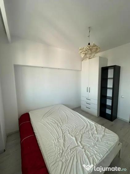 Apartament cu 3 camere decomandat în Tineretului